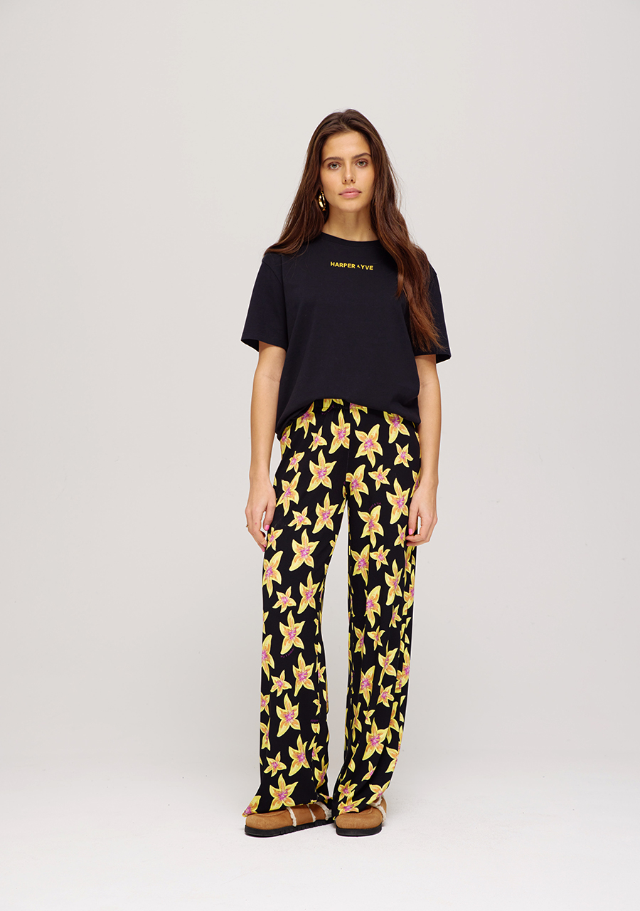 Harper & Yve T-shirt Embrace SS25Y300 Zwart
