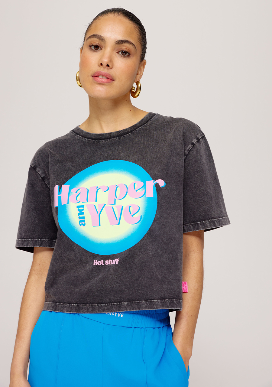 Harper & Yve T-shirt cropped Hotstuff SS25Y305 Zwart